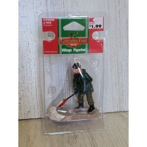 Lemax 2005 clearing a path Village accessory Coventry Cove Xmas